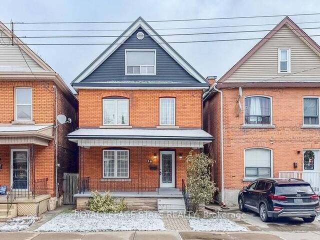 38 FAIRLEIGH AVENUE N Hamilton Ontario