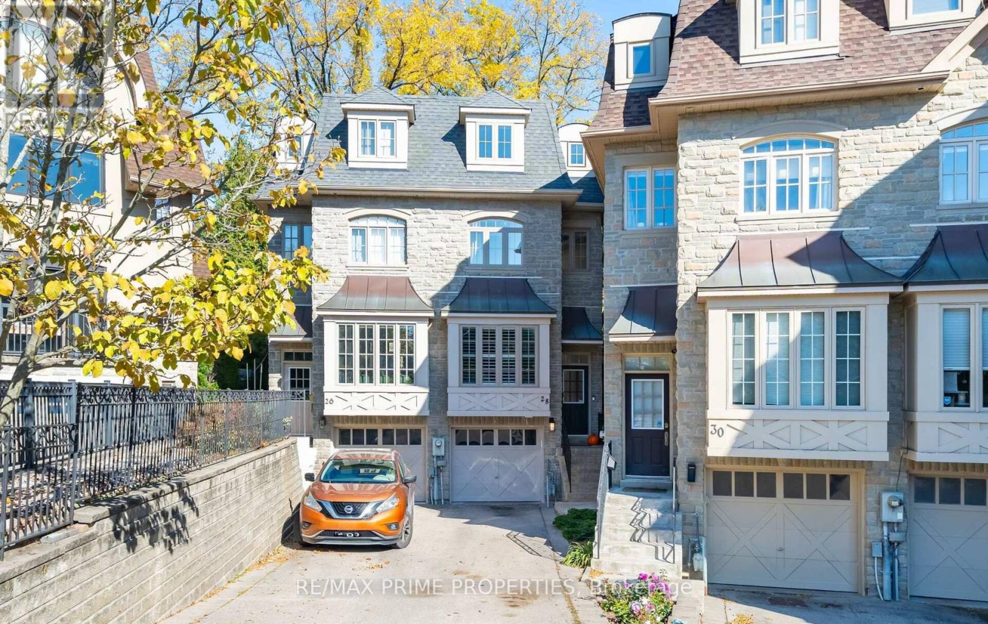 28 CORINTH GARDENS Toronto