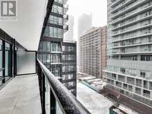 712N - 117 BROADWAY AVENUE Toronto