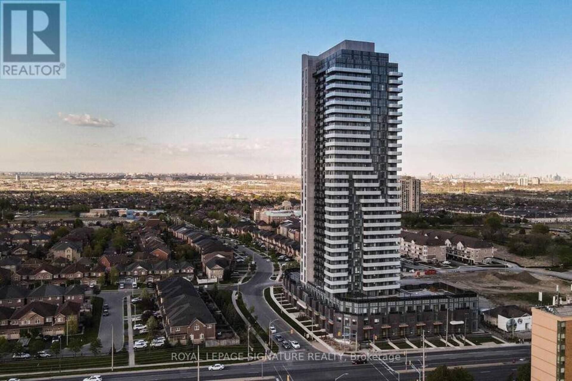 LPH05 - 8 NAHANI WAY Mississauga