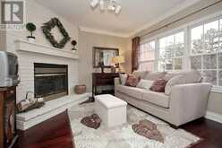 6 WRENWOOD COURT Markham