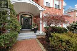 6 WRENWOOD COURT Markham