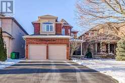 6 COLLINGWOOD AVENUE Brampton