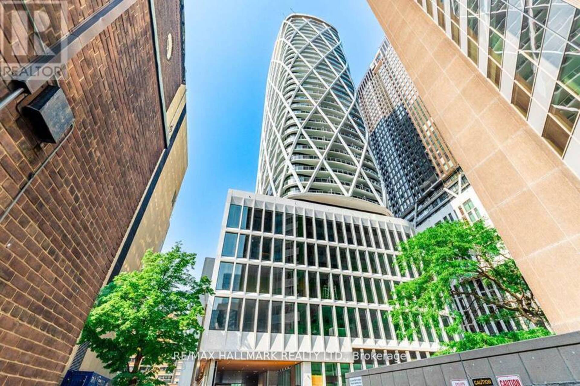 2411 - 230 SIMCOE STREET Toronto