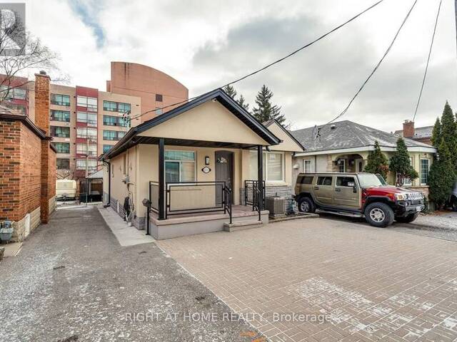 UPPER - 2111 LAWRENCE AVENUE W Toronto Ontario