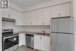 9 - 3 BOND CRESCENT Richmond Hill