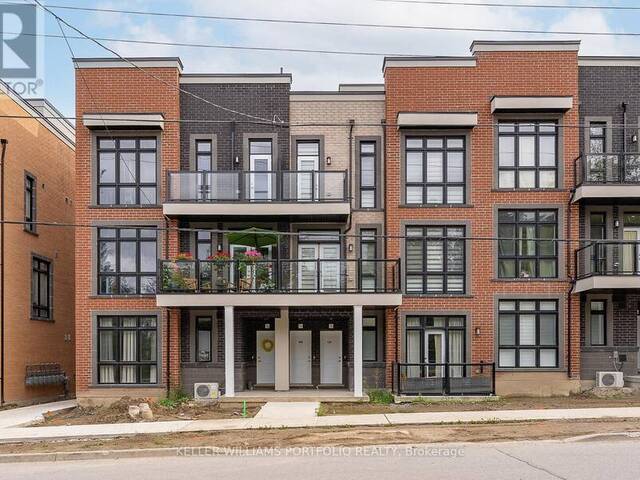 9 - 3 BOND CRESCENT Richmond Hill Ontario