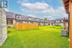 2 LOIS TORRANCE TRAIL Uxbridge