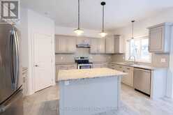 8 - 3564 SINGLETON AVENUE London