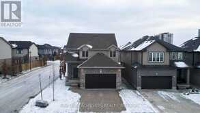 8 - 3564 SINGLETON AVENUE London