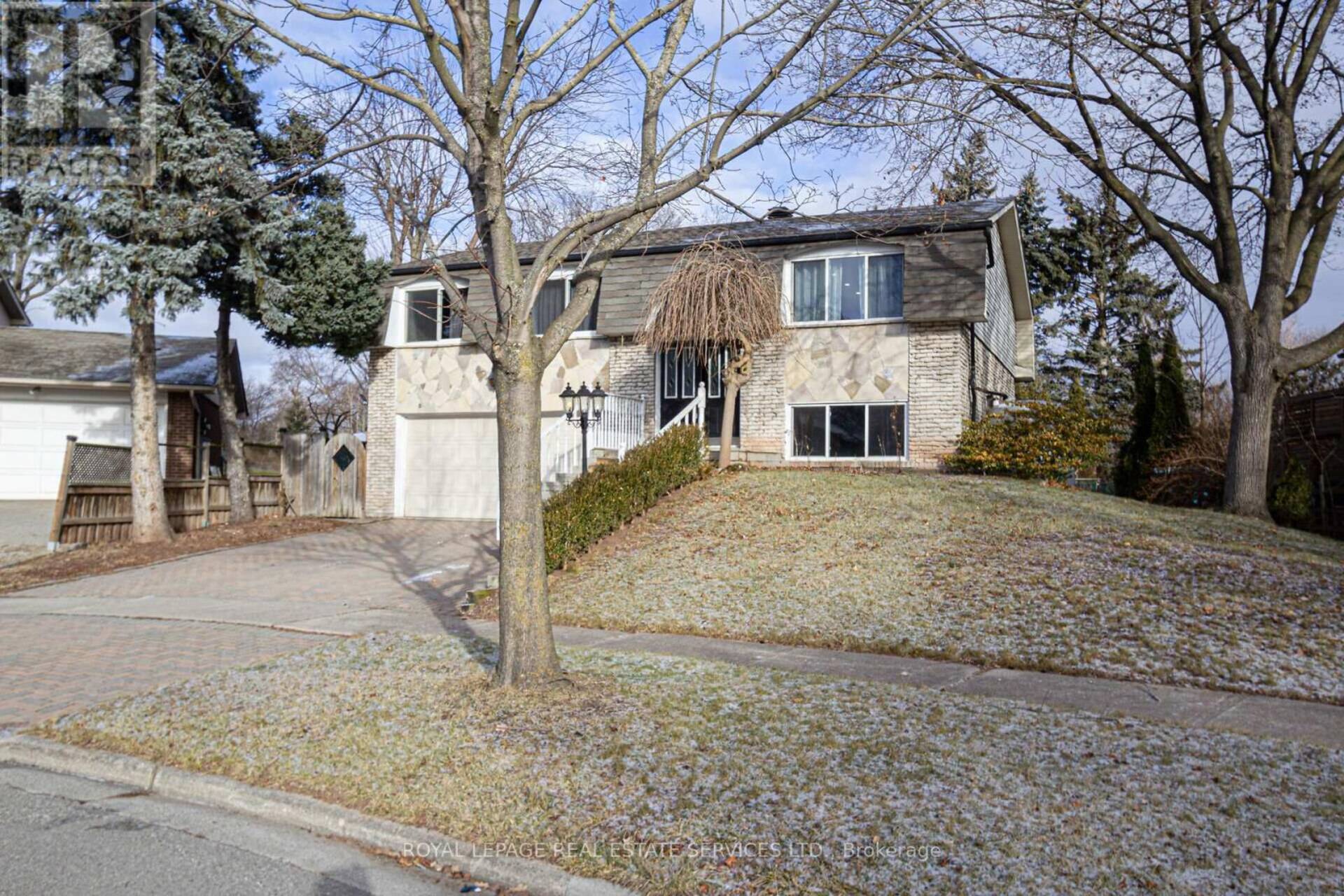 2483 YARMOUTH CRESCENT Oakville