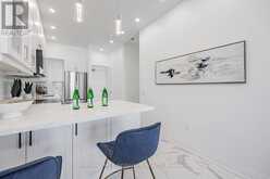 1005 - 284 BLOOR STREET W Toronto