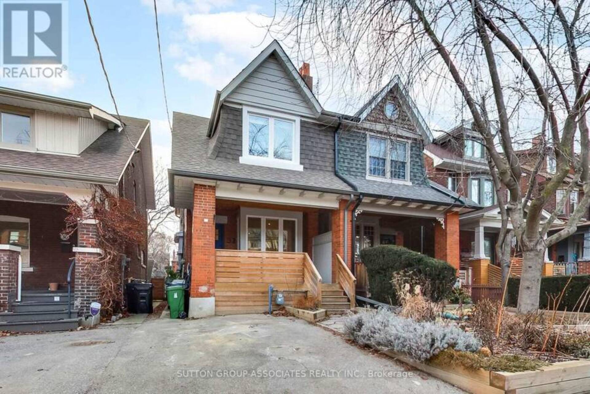 32 APPLETON AVENUE Toronto