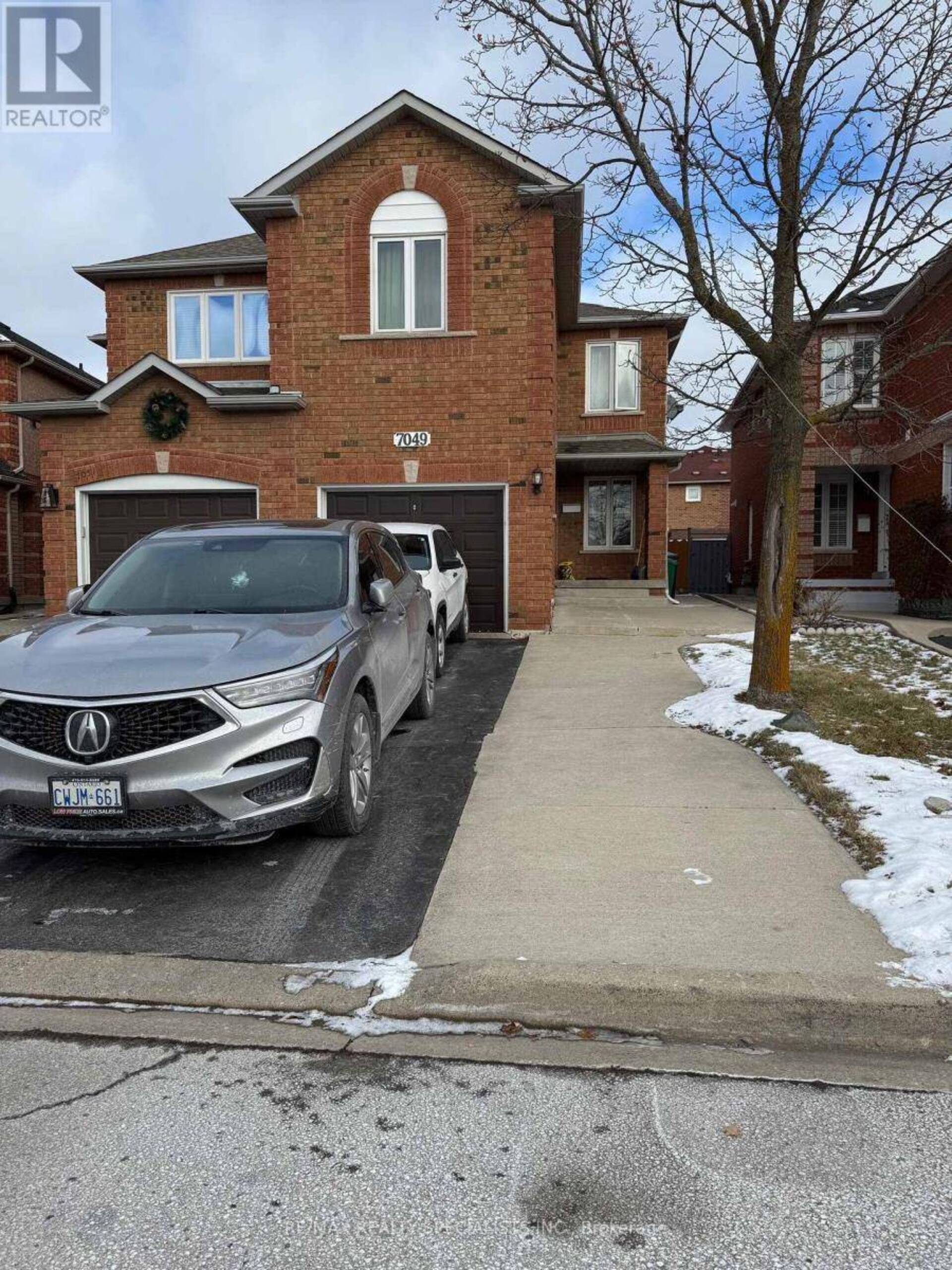 7049 GRAYDON COURT Mississauga