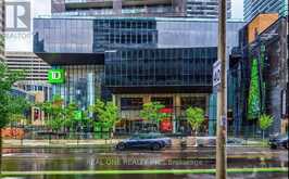 1011 - 8 EGLINTON AVENUE E Toronto