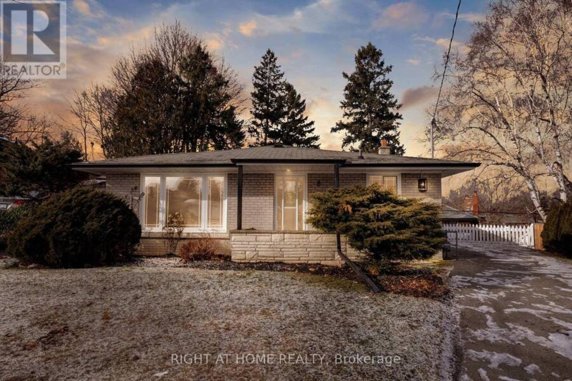 8 LONGHOUSE PLACE Toronto