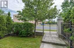 107 - 3840 BATHURST STREET W Toronto