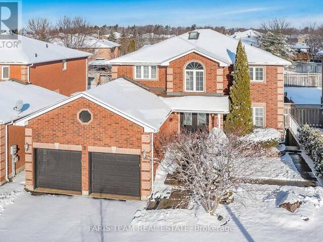 8 FARMSTEAD CRESCENT Barrie Ontario