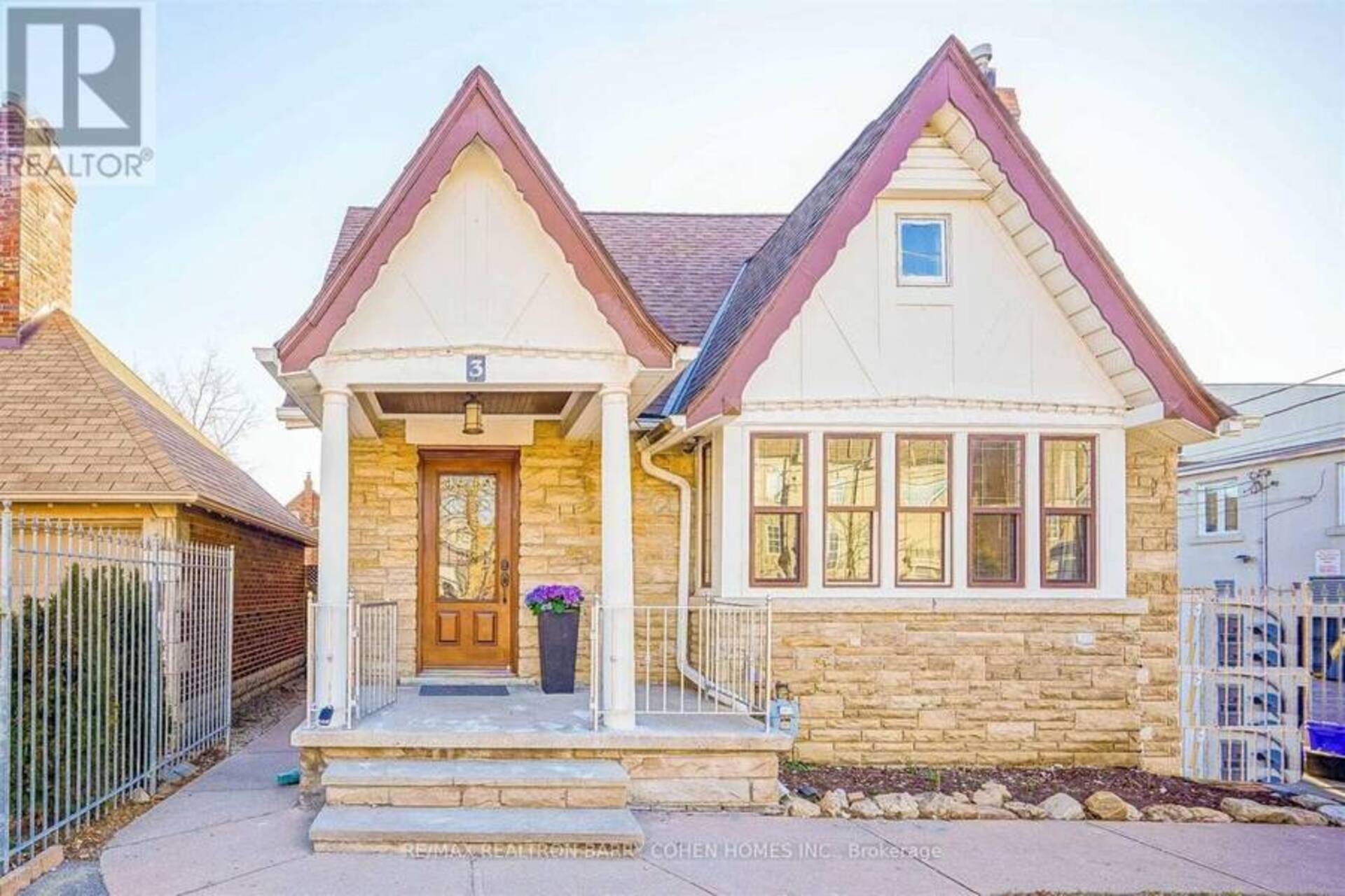 3 FAIRLEIGH CRESCENT Toronto