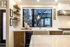 27 PALMERSTON SQUARE Toronto