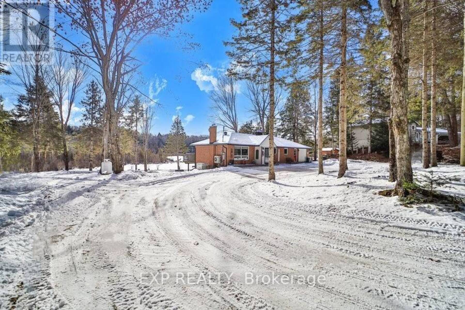 40 GILMOUR POINT ROAD North Kawartha