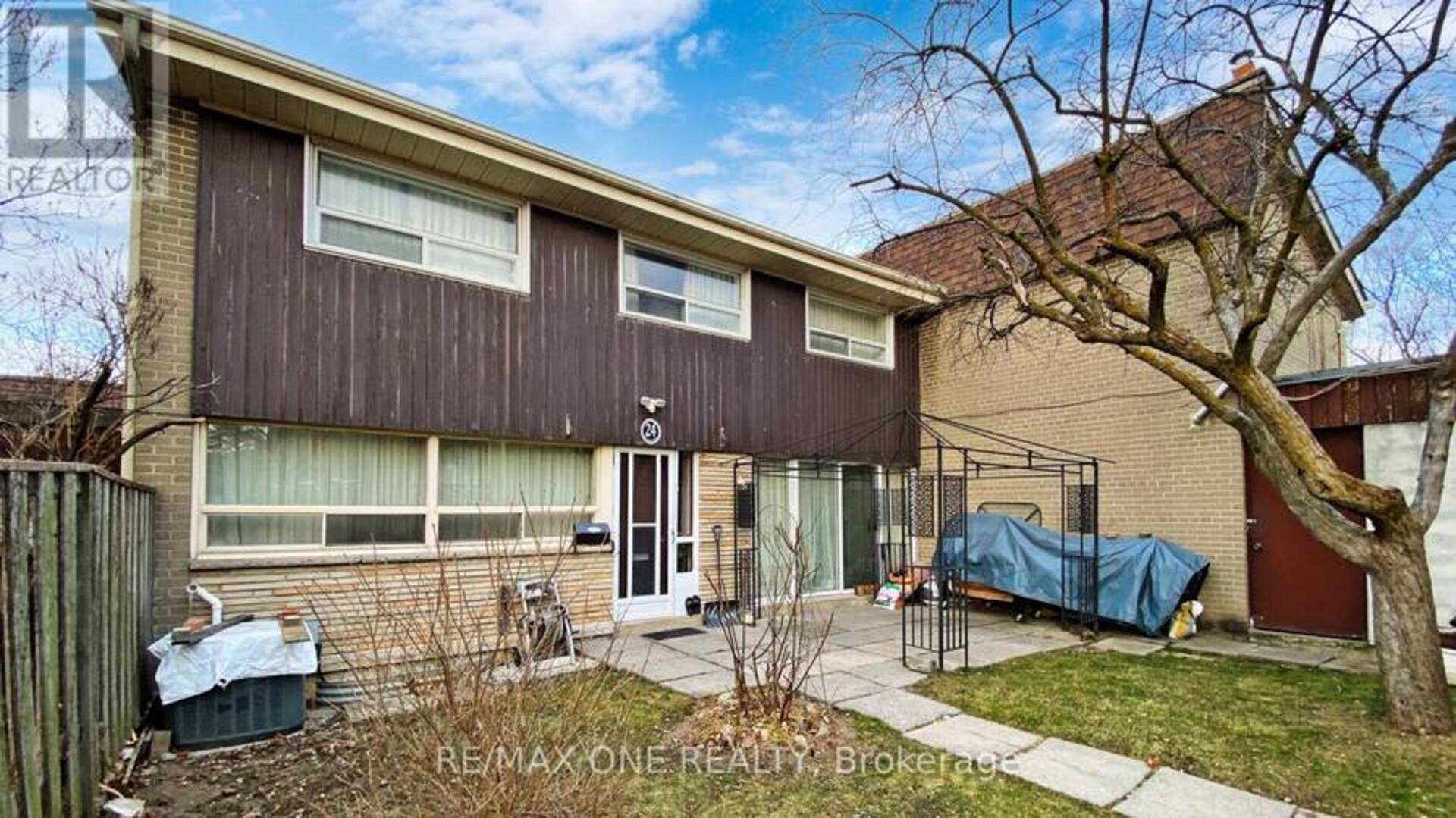 24 STREAMDALE COURT Toronto