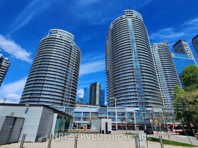 1206 - 218 QUEENS QUAY W Toronto Ontario