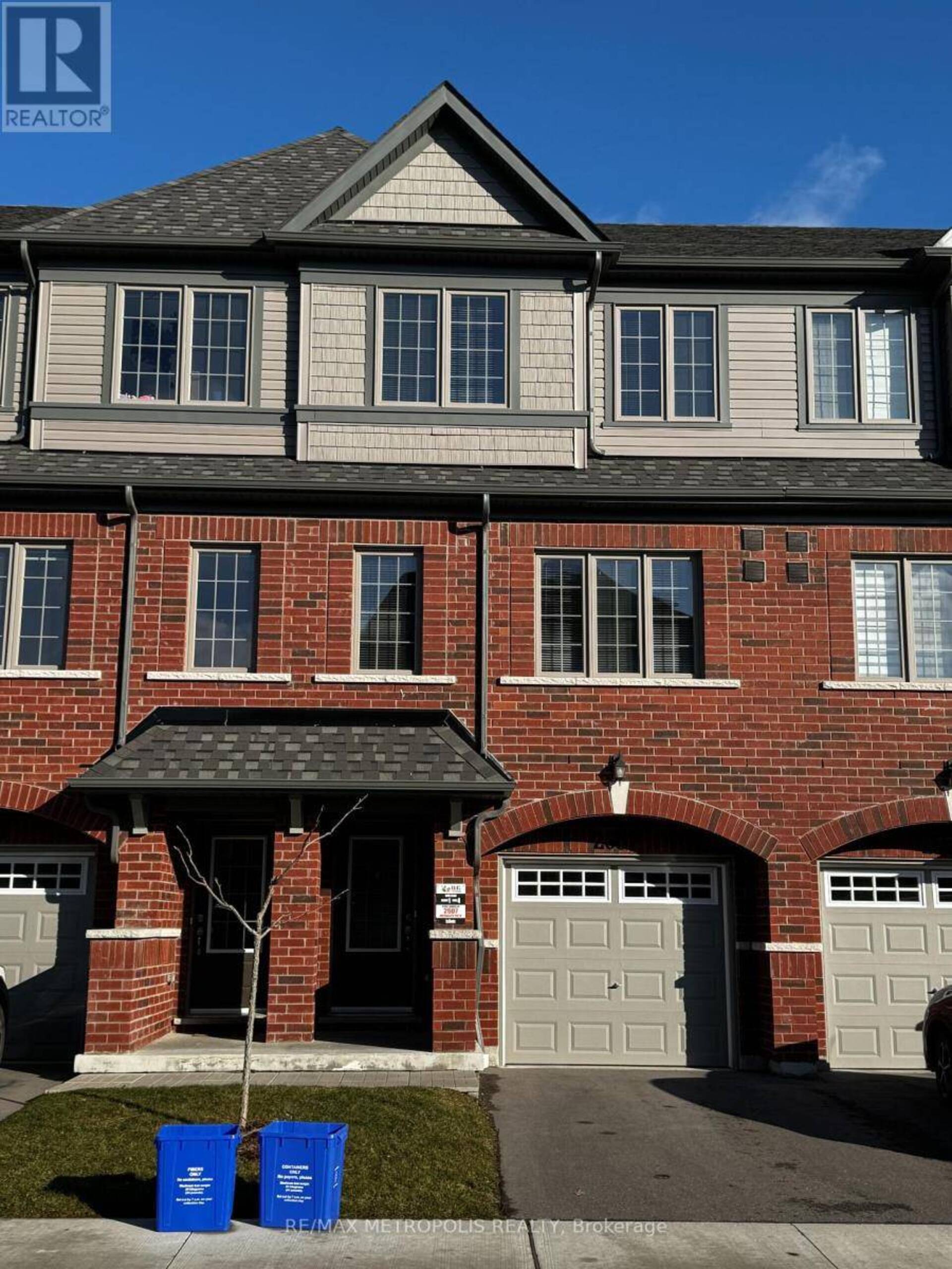 4 - 2607 MAGDELEN PATH Oshawa