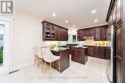 28 BABAK BOULEVARD Vaughan