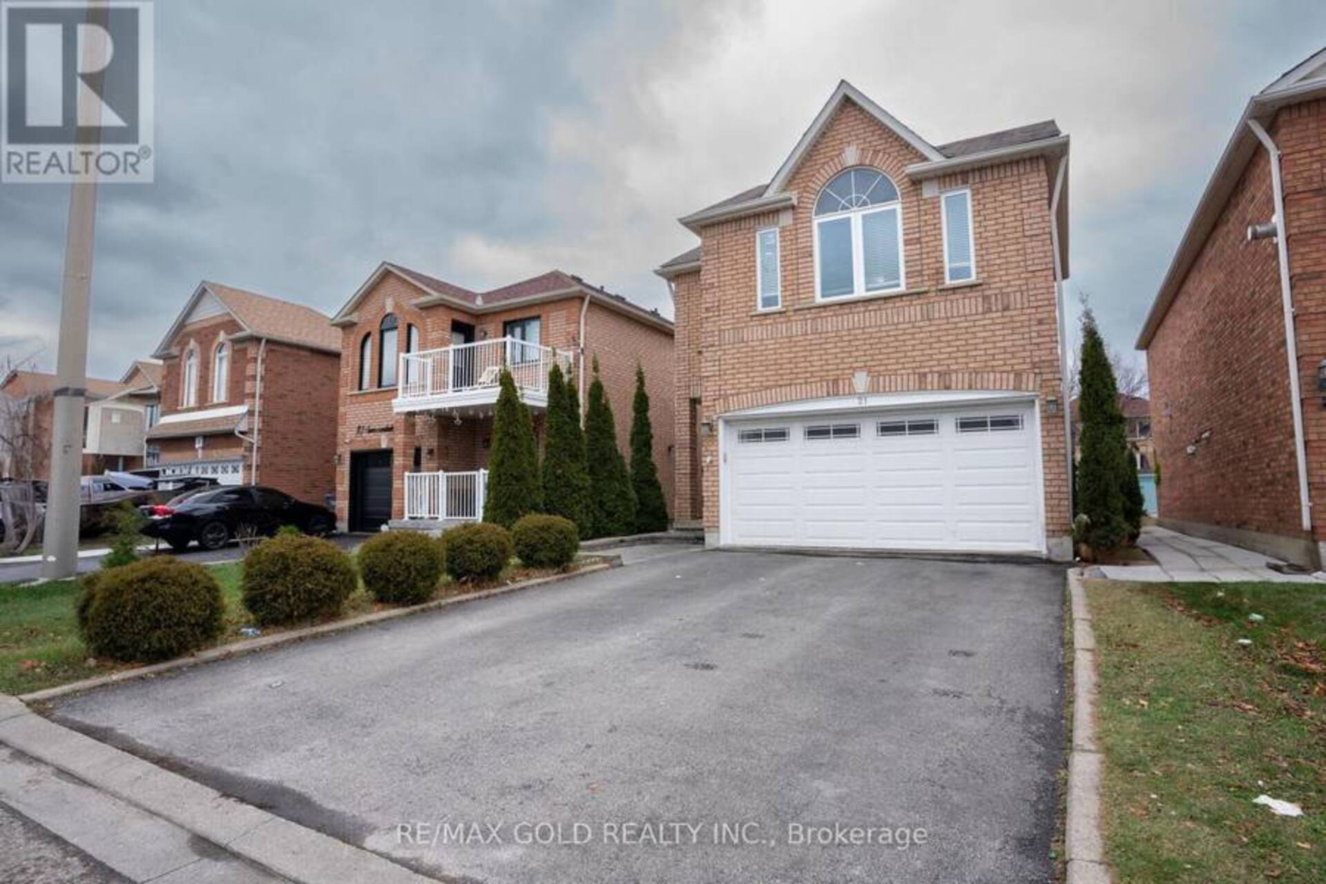 21 SUMMERDALE CRESCENT Brampton