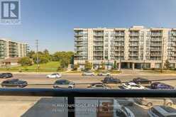 TH11 - 871 SHEPPARD AVENUE W Toronto