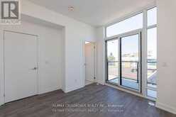 TH11 - 871 SHEPPARD AVENUE W Toronto