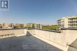 TH11 - 871 SHEPPARD AVENUE W Toronto