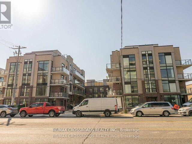 TH11 - 871 SHEPPARD AVENUE W Toronto Ontario