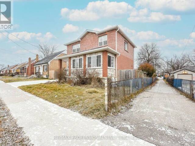 UPPER - 38 WALSH AVENUE Toronto Ontario