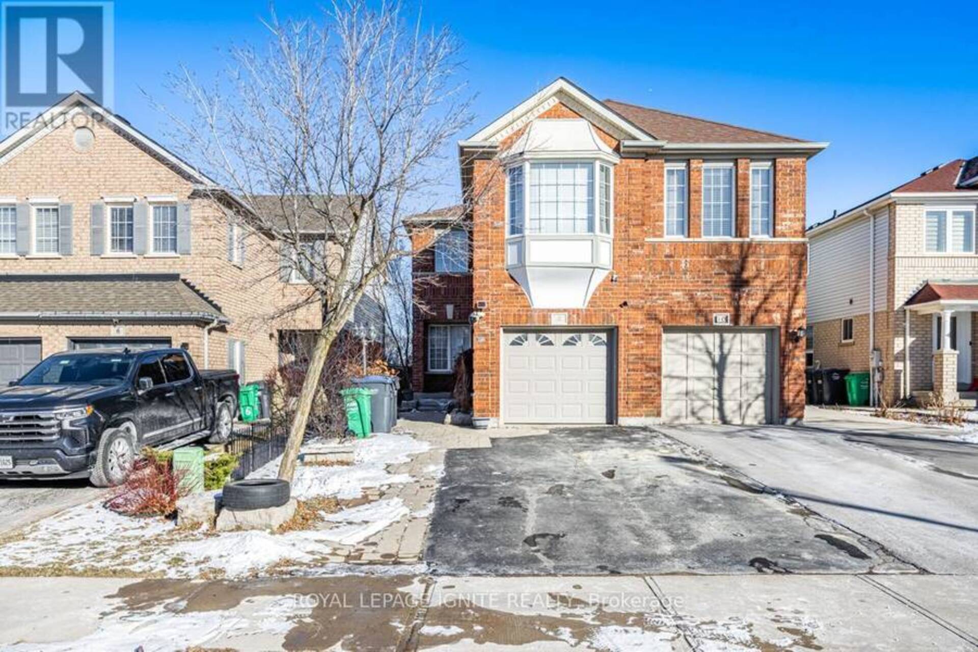 8 BUNCHBERRY WAY Brampton