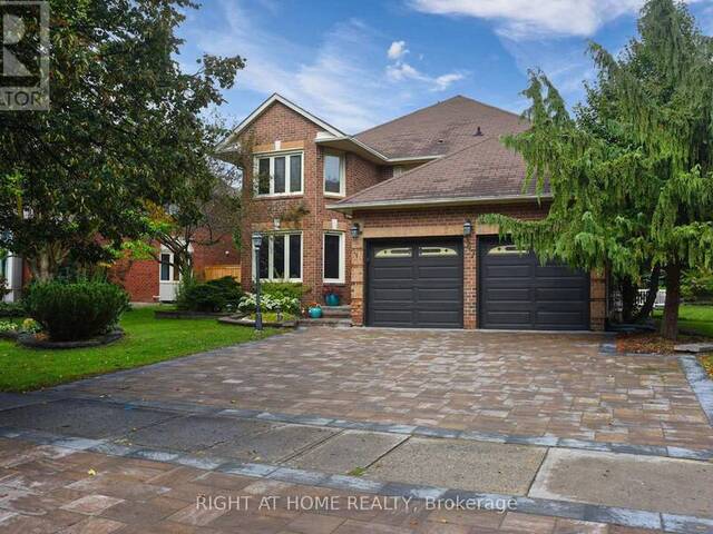 367 FAIRWAY GARDENS Newmarket Ontario