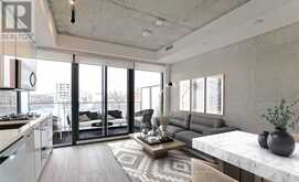 1001 - 458 RICHMOND STREET W Toronto