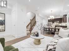 TH17 - 7 OAKBURN CRESCENT Toronto