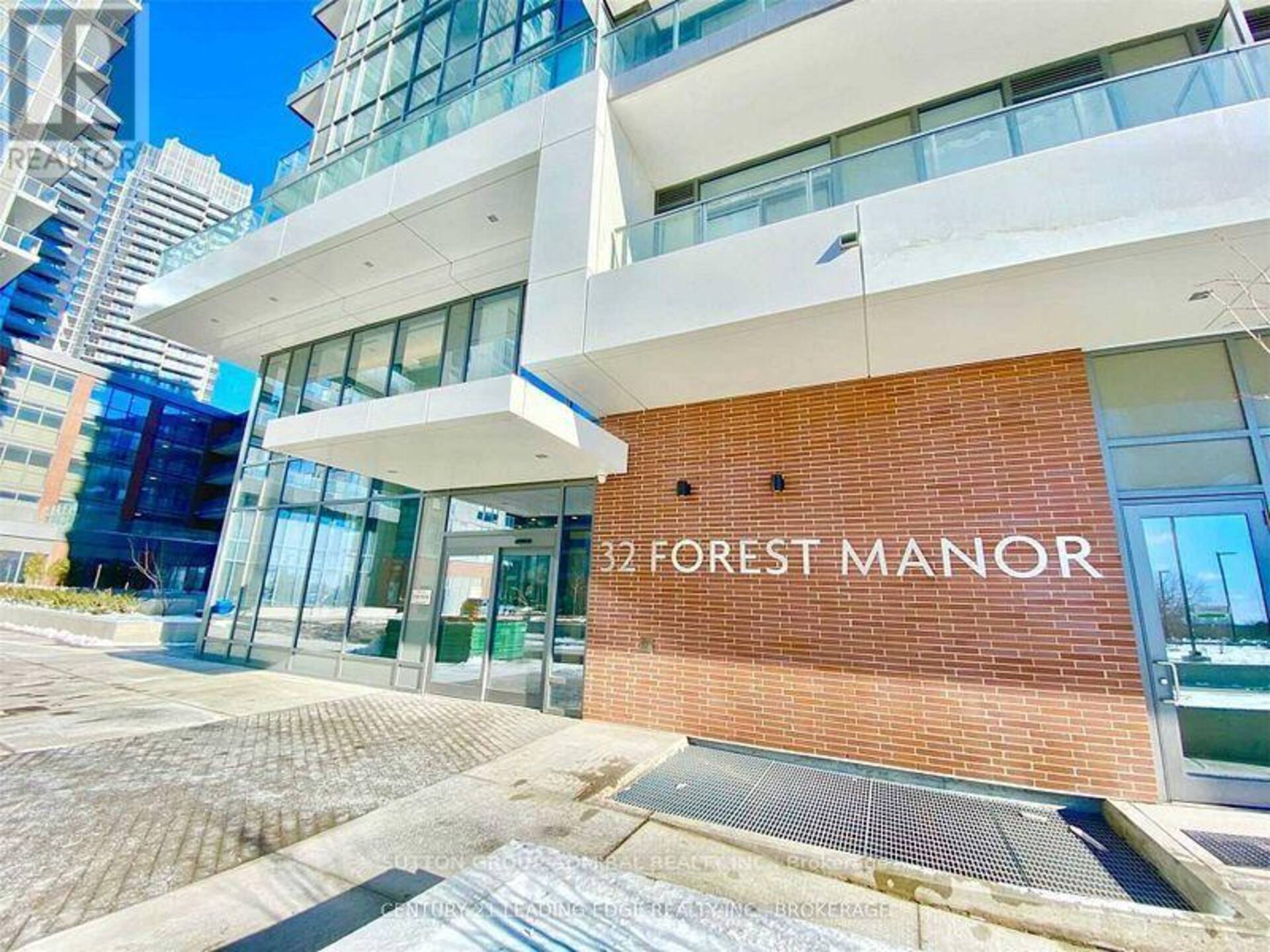 517 - 32 FOREST MANOR ROAD Toronto