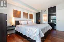 708 ST - 99 HARBOUR SQUARE Toronto