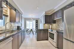 6 FOXTAIL RIDGE Newmarket