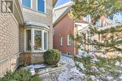 6 FOXTAIL RIDGE Newmarket