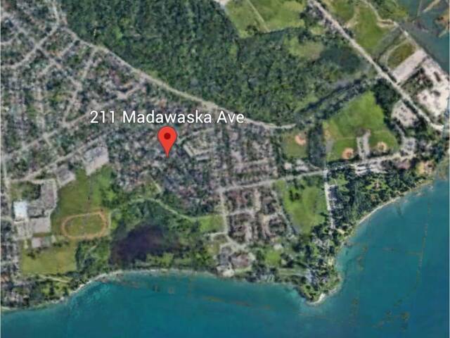 211 MADAWASKA AVENUE Oshawa Ontario