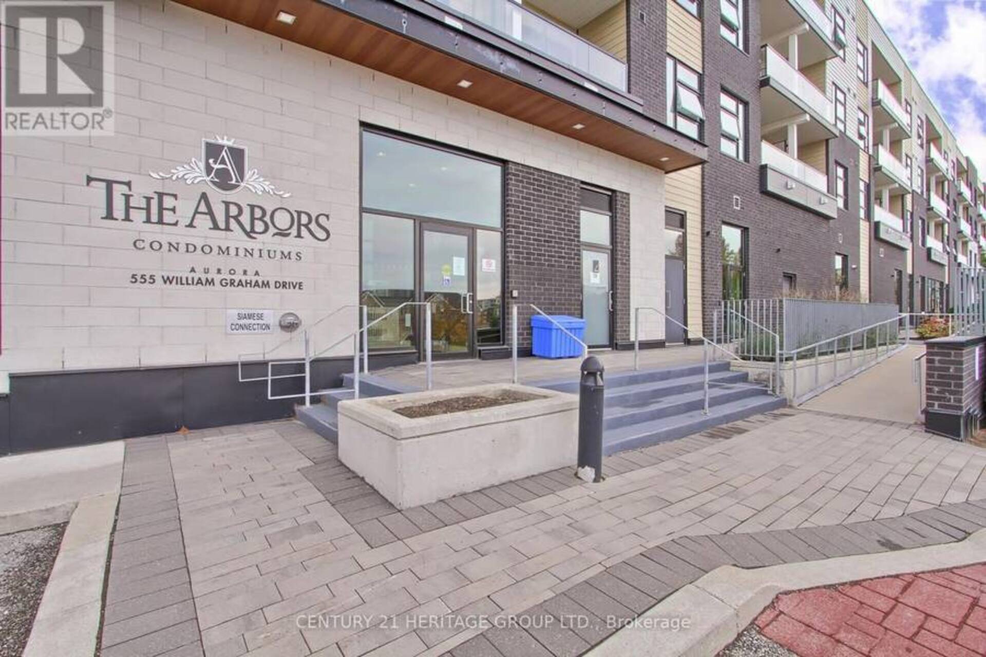 250 - 555 WILLIAM GRAHAM DRIVE Aurora