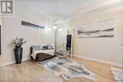 802 - 435 RICHMOND STREET W Toronto