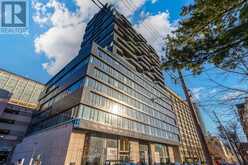 910 - 195 MCCAUL STREET Toronto