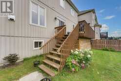 100 MOUNT CRESCENT Essa