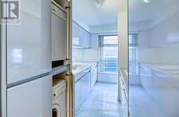 1005 - 50 LOMBARD STREET Toronto