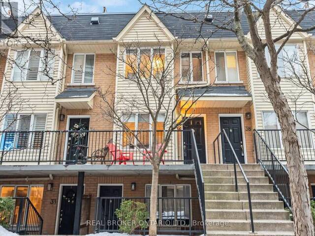 36 - 208 NIAGARA STREET Toronto Ontario